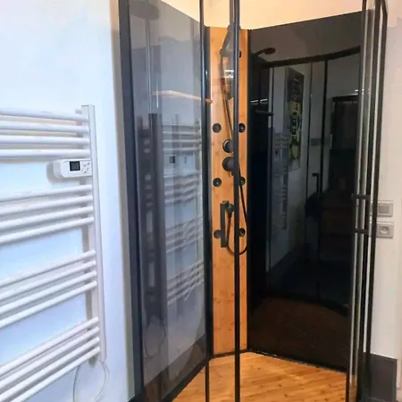 펜션 Le Coeur Du Vignoble Capacite 16 Personnes Max Venez Partager Un Moment Agreable En Famille Amis Couples Jeux Petanque Jacuzzi 에페르네이