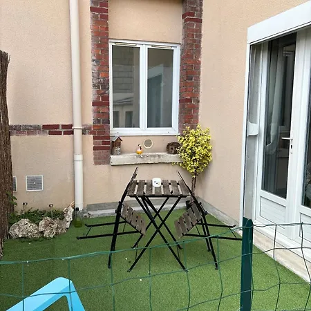 Le Coeur Du Vignoble Capacite 16 Personnes Max Venez Partager Un Moment Agreable En Famille Amis Couples Jeux Petanque Jacuzzi * Épernay