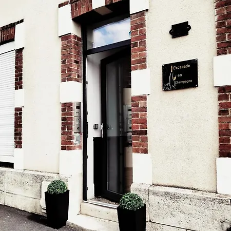 Dom wakacyjny Le Coeur Du Vignoble Capacite 16 Personnes Max Venez Partager Un Moment Agreable En Famille Amis Couples Jeux Petanque Jacuzzi Épernay