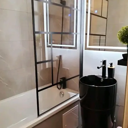 Le Coeur Du Vignoble Capacite 16 Personnes Max Venez Partager Un Moment Agreable En Famille Amis Couples Jeux Petanque Jacuzzi 에페르네이