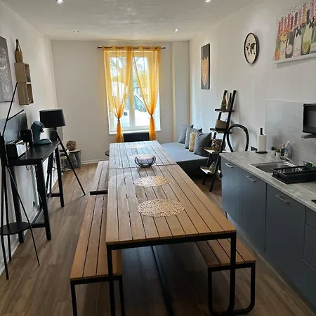 Le Coeur Du Vignoble Capacite 16 Personnes Max Venez Partager Un Moment Agreable En Famille Amis Couples Jeux Petanque Jacuzzi *