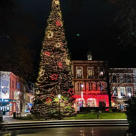 Le Coeur Du Vignoble Capacite 16 Personnes Max Venez Partager Un Moment Agreable En Famille Amis Couples Jeux Petanque Jacuzzi Épernay