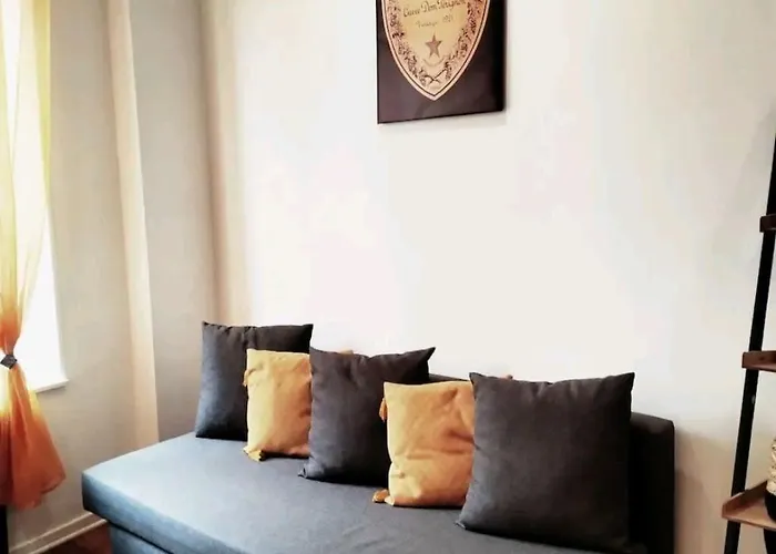 Le Coeur Du Vignoble Amies, Famille, Anniversaire 16 Max Evjf Ou Evjg * Épernay